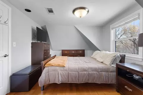 Bedroom - 75 Fairmount Ave, Saugus, MA 01906 photo 4 of 8