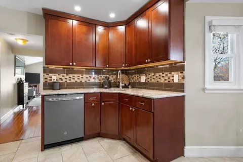 Kitchen - 75 Fairmount Ave, Saugus, MA 01906 photo 4 of 4