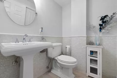 Bath - 75 Fairmount Ave, Saugus, MA 01906 photo 1 of 5