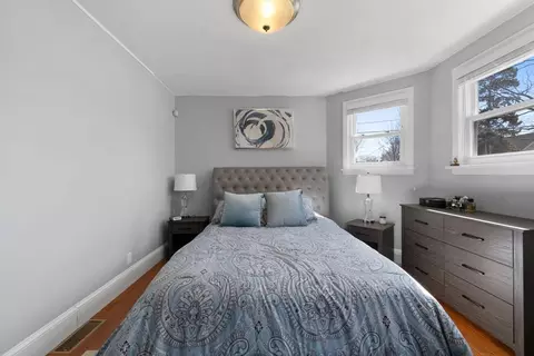 Bedroom - 75 Fairmount Ave, Saugus, MA 01906 photo 2 of 8