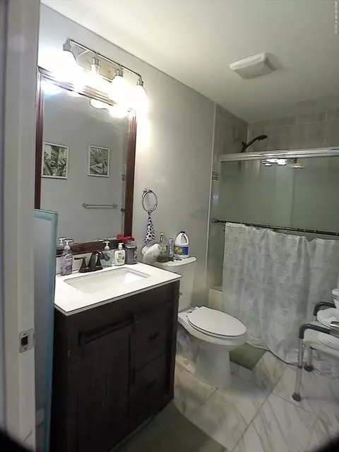 247 Pilgrim Ave, Worcester, MA 01604 photo 7