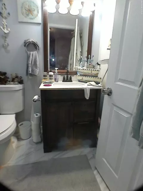 247 Pilgrim Ave, Worcester, MA 01604 photo 17