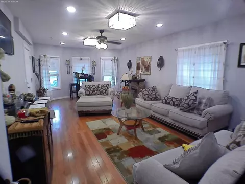 247 Pilgrim Ave, Worcester, MA 01604 photo 5