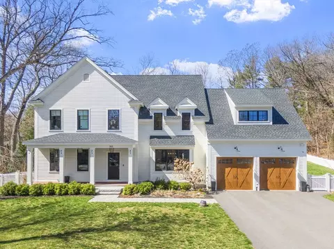 565 Bedford St, Concord, MA 01742
