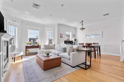 524 E 6th St #3, Boston, MA 02127