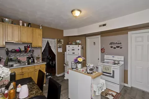 845 Worthington St, Springfield, MA 01105 photo 11