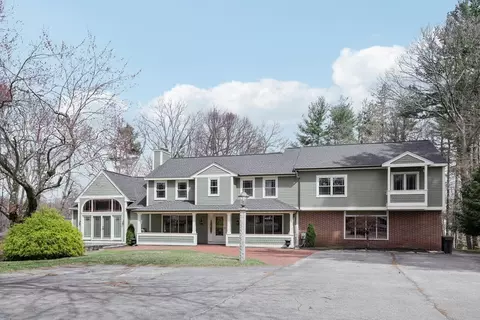 1055 Mammoth Rd, Dracut, MA 01826