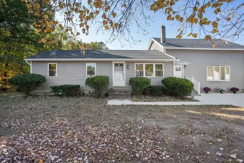 154 County Rd, Southampton, MA 01073