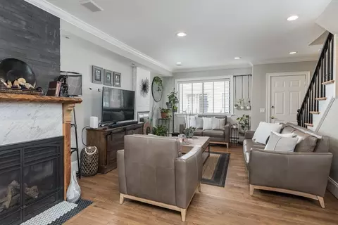 571 E 3rd St, Boston, MA 02127