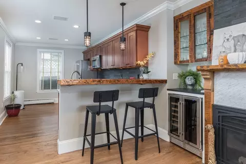 571 E 3rd St, Boston, MA 02127 photo 2