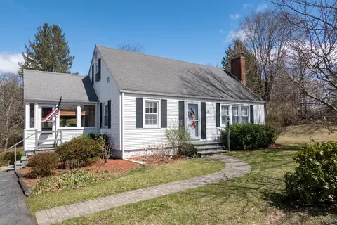 17 Fisher St, Westborough, MA 01581
