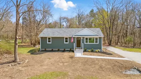 14 Algerine St, Berkley, MA 02779