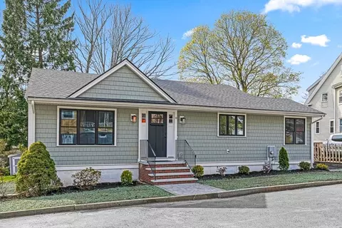 41 Harrison St, Stoneham, MA 02180