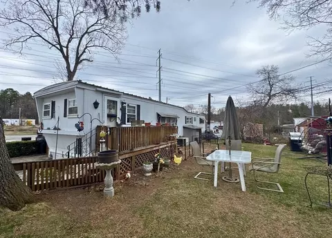 7 Oriole, Chicopee, MA 01020 photo 2