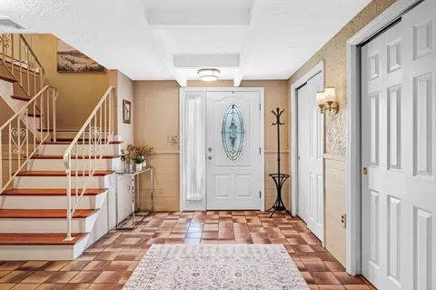 Entry Way - 20 Juniper Dr, Saugus, MA 01906 photo 1 of 2