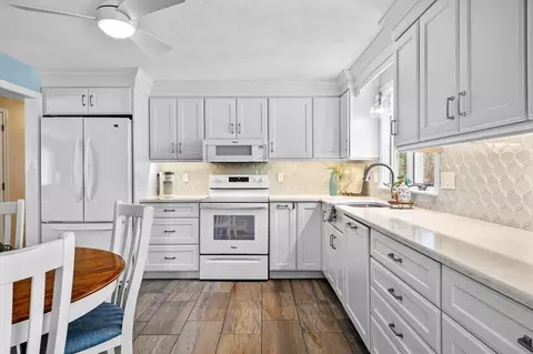 Kitchen - 20 Juniper Dr, Saugus, MA 01906 photo 2 of 3