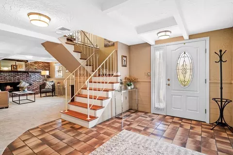 Entry Way - 20 Juniper Dr, Saugus, MA 01906 photo 2 of 2