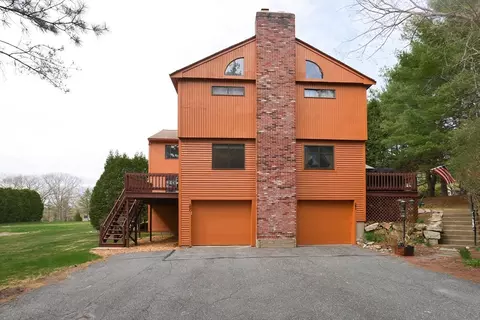 25 Country Club Ln #C, Milford, MA 01757