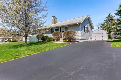 4 Vista Dr, Danvers, MA 01923