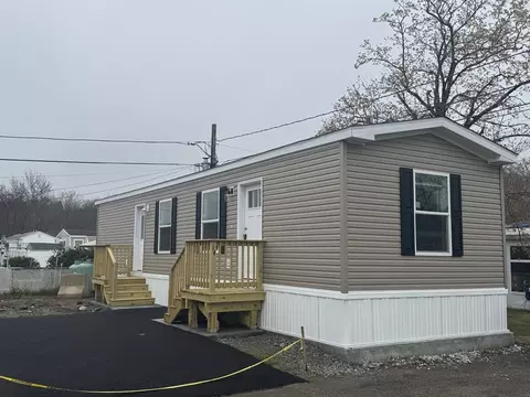 130 E Washington St #14, North Attleboro, MA 02760