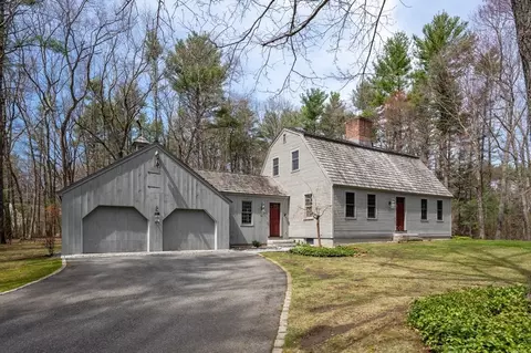 63 Stonecleave Rd, Boxford, MA 01921