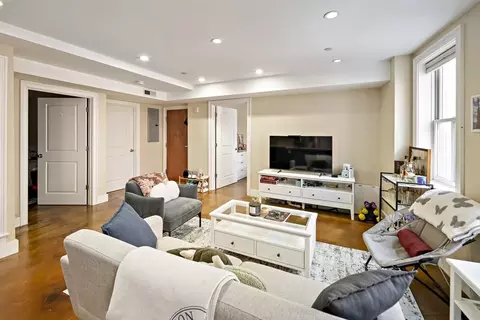 64-66 Salem St #3F, Boston, MA 02113