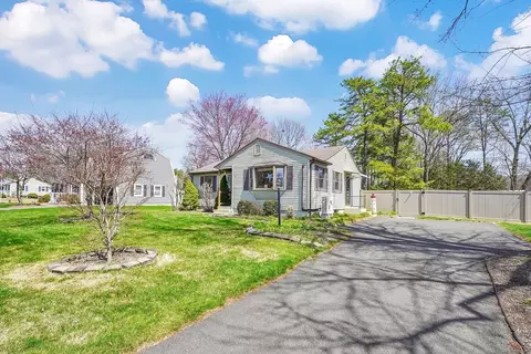 Exterior - 3 Gula Dr, Easthampton, MA 01027 photo 2 of 11
