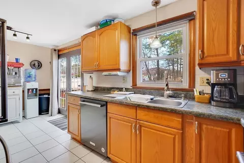 Kitchen - 3 Gula Dr, Easthampton, MA 01027 photo 1 of 4