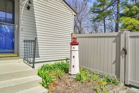 Exterior - 3 Gula Dr, Easthampton, MA 01027 photo 3 of 11
