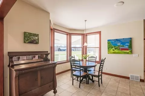 65 Bridge St, Hatfield, MA 01038 photo 11