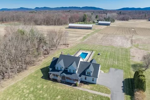 65 Bridge St, Hatfield, MA 01038