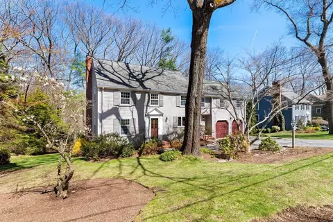 10 Olde Lyme Rd, Winchester, MA 01890