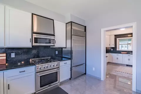 Kitchen - 2 Herzig Ln, Colrain, MA 01340 photo 3 of 4