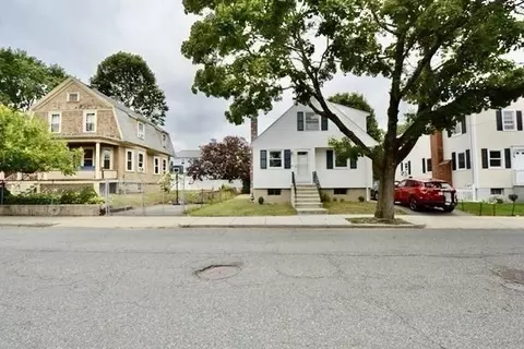 94 Edgemere, West Roxbury, MA 02132
