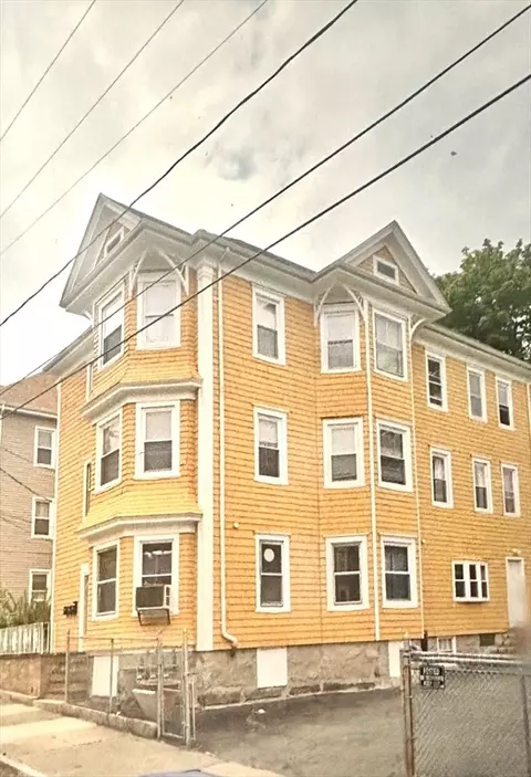 9 Studley St, New Bedford, MA 02740