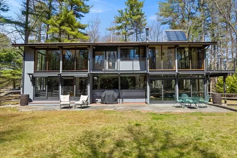 41 Canterbury Ct, Carlisle, MA 01741