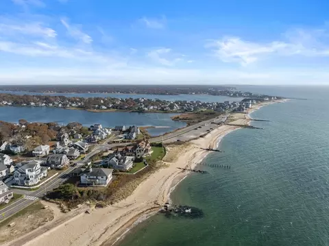 200 Grand Ave, Falmouth, MA 02540