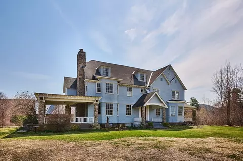 181 School St, Northfield, MA 01360