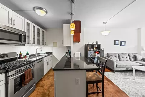 6 Whittier Pl #3G, Boston, MA 02114
