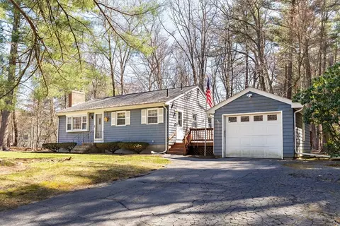 46 Wagon Trl, Hanson, MA 02341