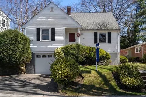 61 Oakley Rd, Watertown, MA 02472