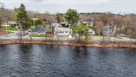 71 Pond St, Georgetown, MA 01833