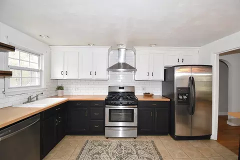 Kitchen - 106 Hartwick St, Springfield, MA 01108 photo 2 of 9