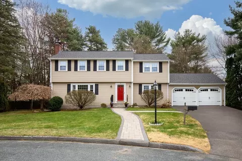 15 Massasoit Cir, Walpole, MA 02032