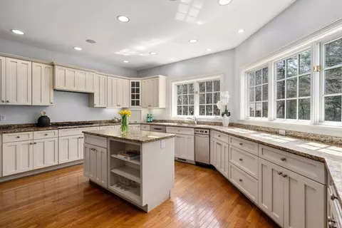 1 Beard Way, Wellesley, MA 02482 photo 12