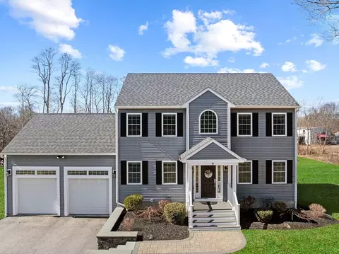 9 Hidden Woods Pl, Swansea, MA 02777