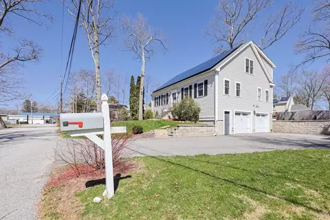16 Hobbs St, Attleboro, MA 02703