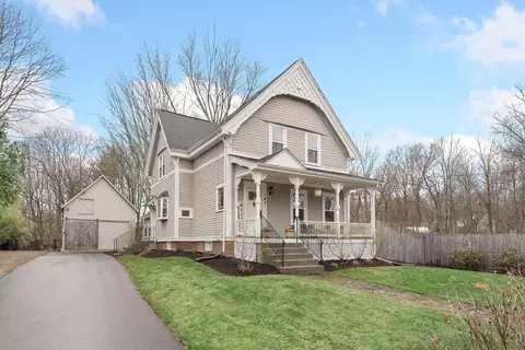 143 W Bacon St, Plainville, MA 02762