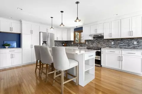 71 Red Gate Ln, Reading, MA 01867 photo 8
