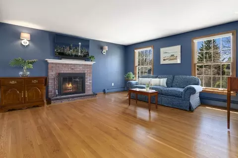 71 Red Gate Ln, Reading, MA 01867 photo 5